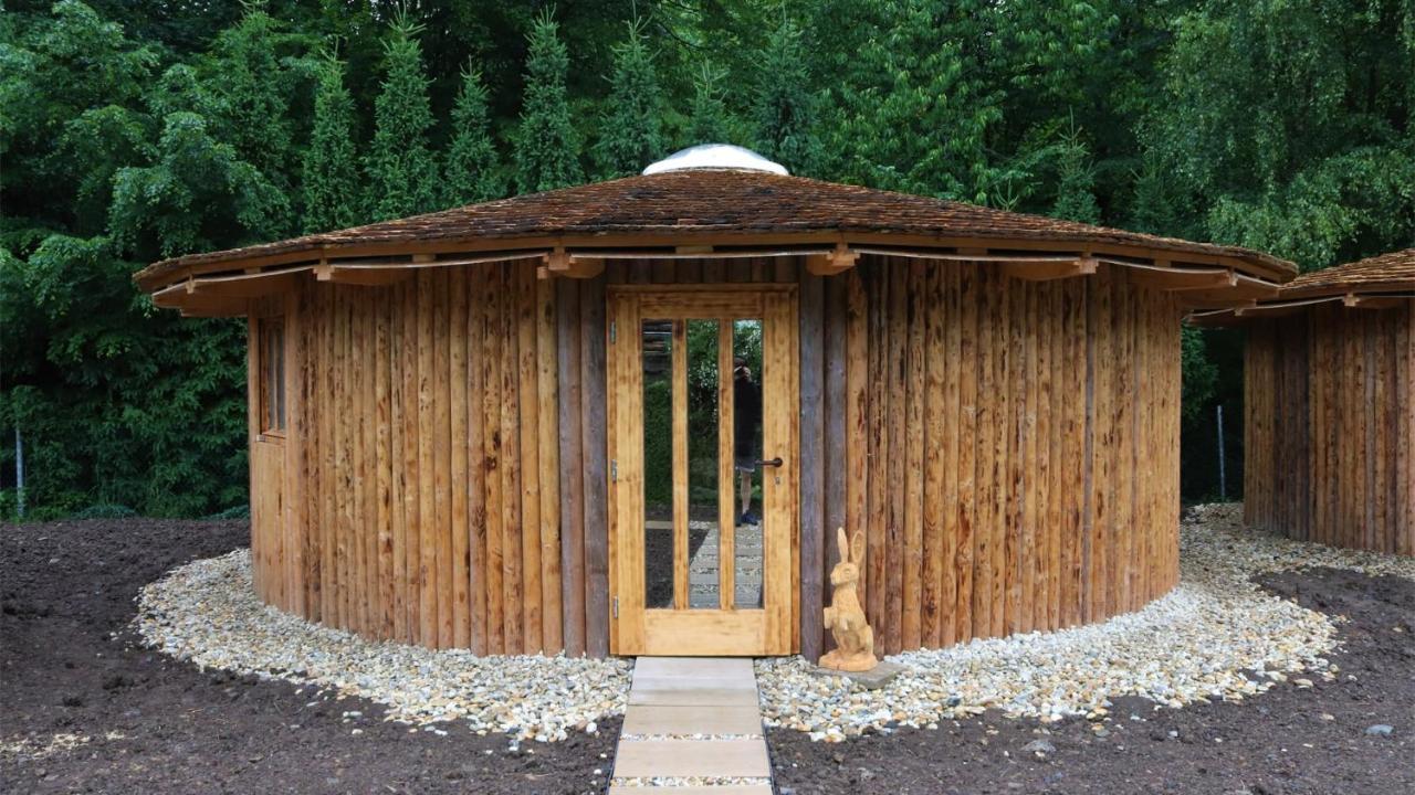 Glamp V Hluboké - Yurts and Wooden Houses Vsetín Exterior foto