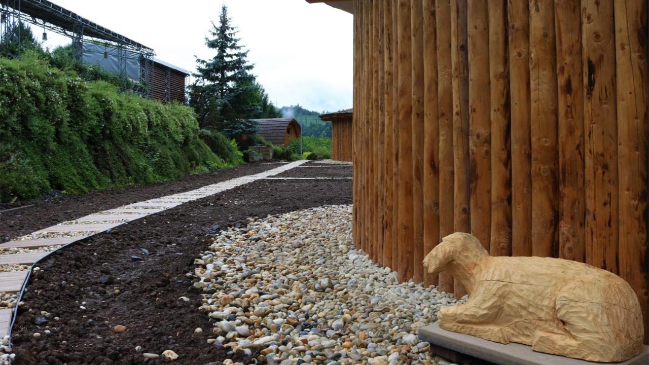 Glamp V Hluboké - Yurts and Wooden Houses Vsetín Exterior foto