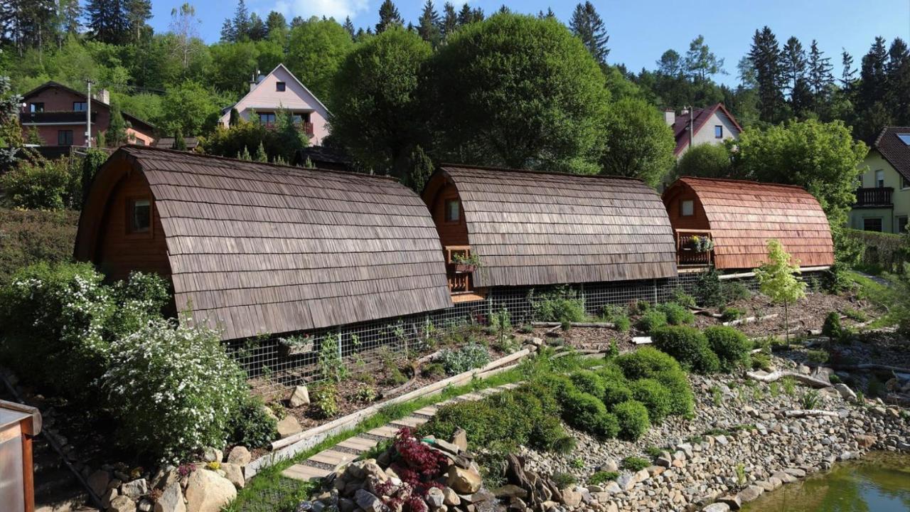 Glamp V Hluboké - Yurts and Wooden Houses Vsetín Exterior foto