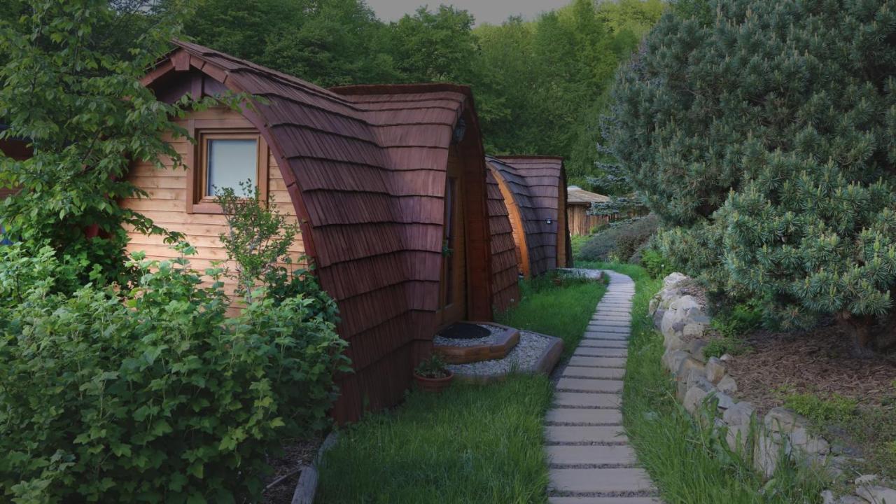 Glamp V Hluboké - Yurts and Wooden Houses Vsetín Exterior foto
