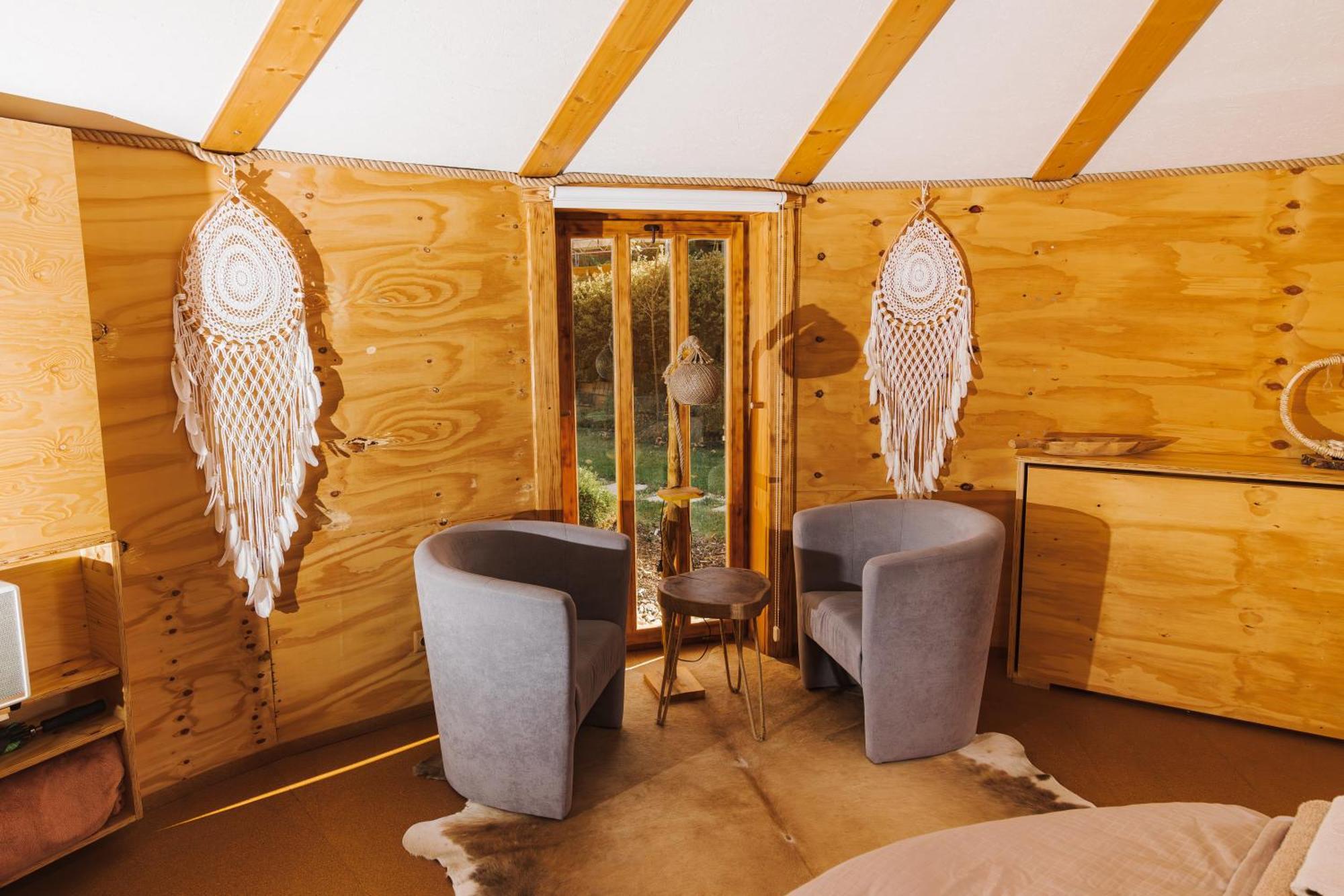 Glamp V Hluboké - Yurts and Wooden Houses Vsetín Exterior foto
