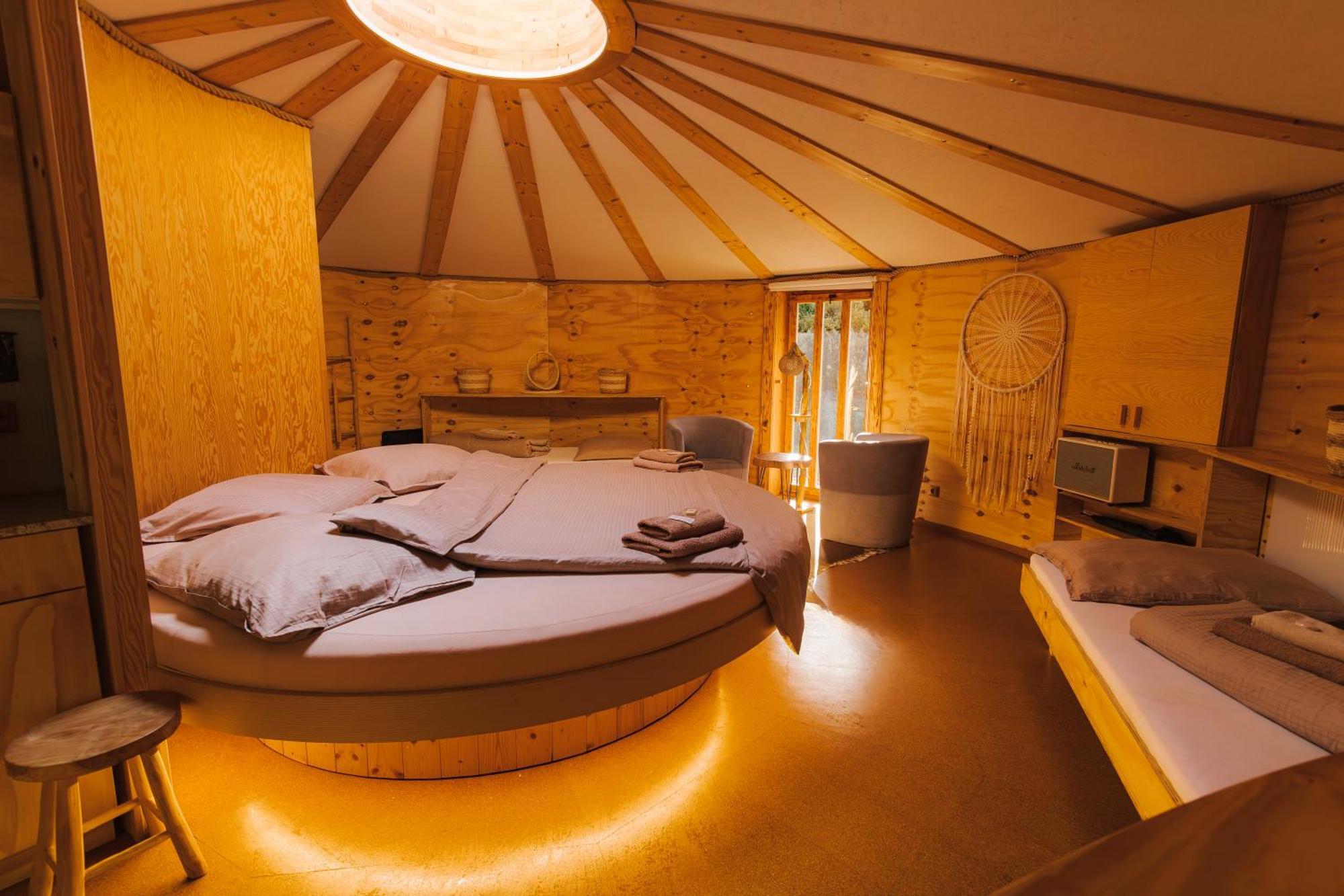 Glamp V Hluboké - Yurts and Wooden Houses Vsetín Exterior foto